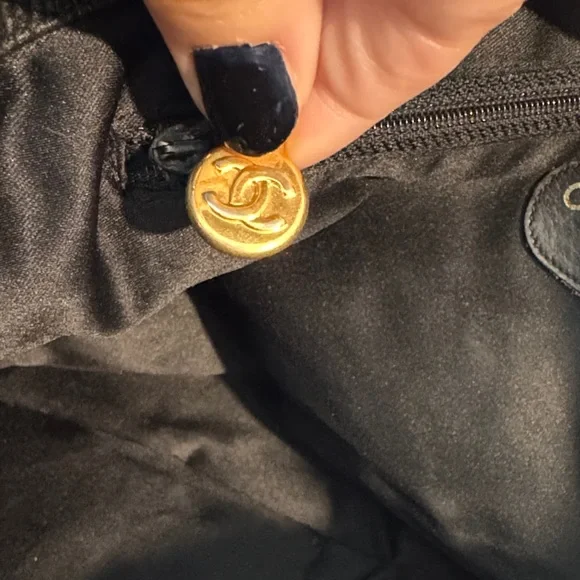 Chanel Caviar Dome Tote - Picture 7 of 17